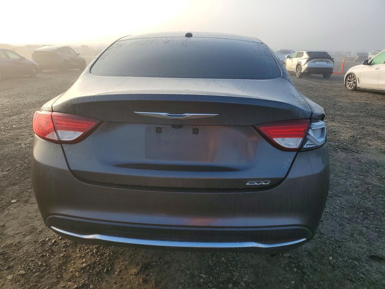 2015 Chrysler 200 Limited - Фото 6
