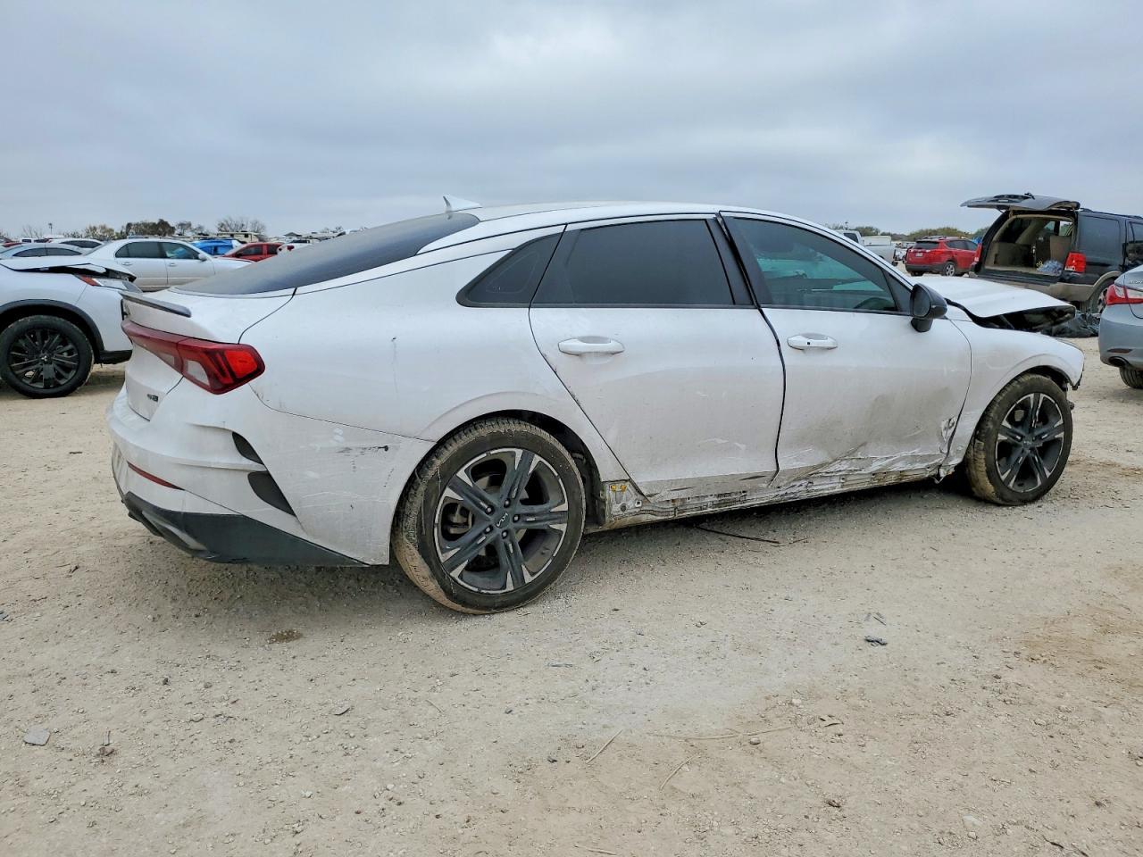 2022 Kia K5 Gt Line - Фото 3