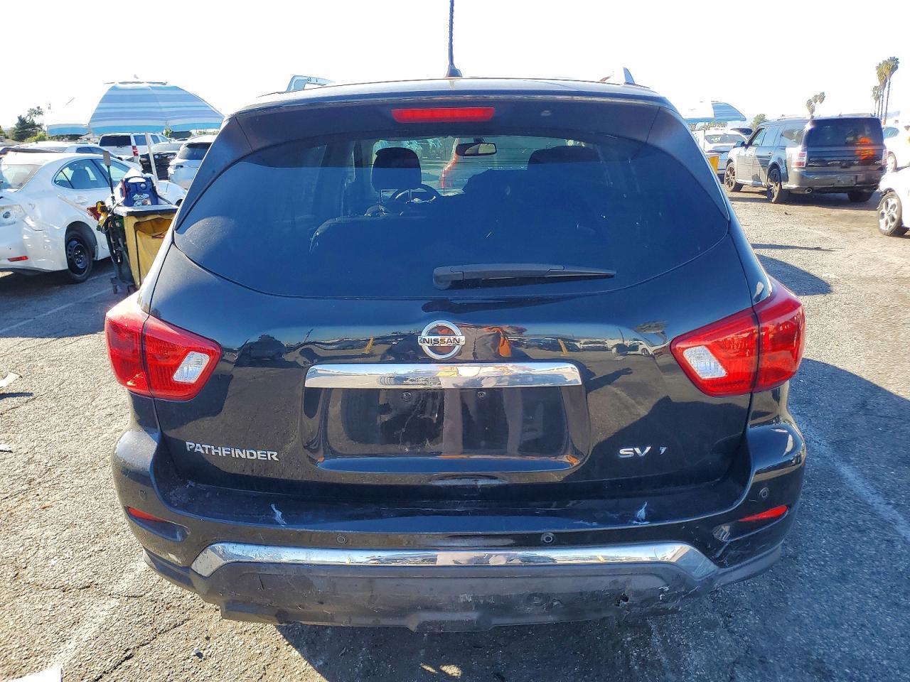 2018 Nissan Pathfinder S - Image 6
