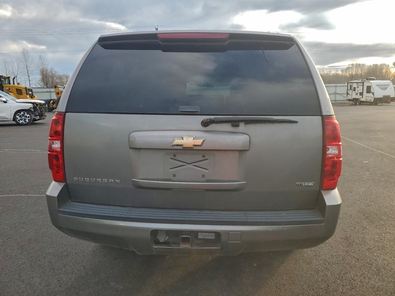 2007 Chevrolet Suburban K1500 - Image 6
