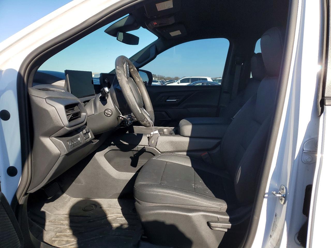 2024 Chevrolet Silverado - Image 7