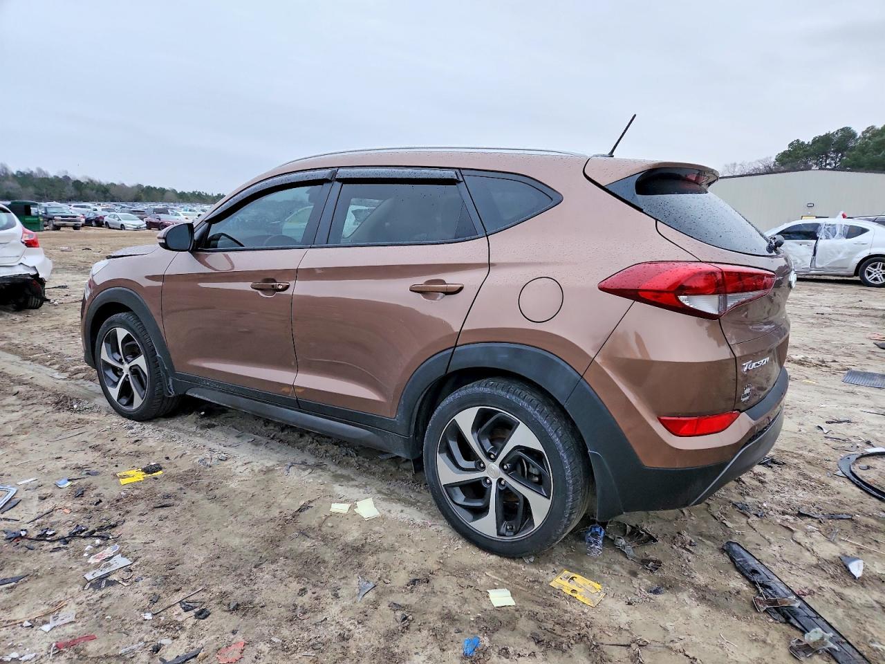 2016 Hyundai Tucson - Image 2