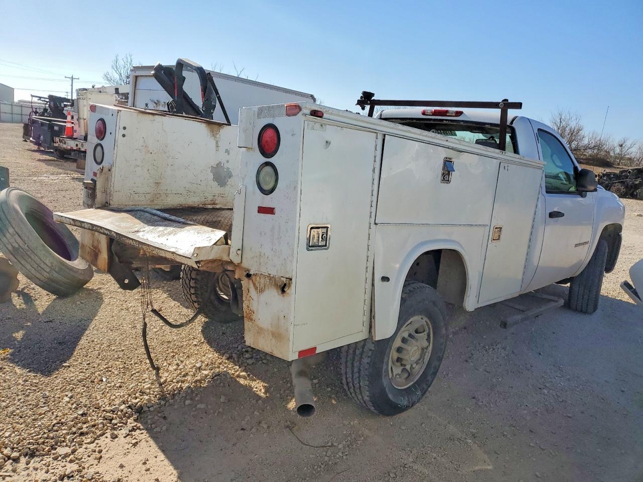 2008 Chevrolet Silverado Utility / Service Truck - Фото 3