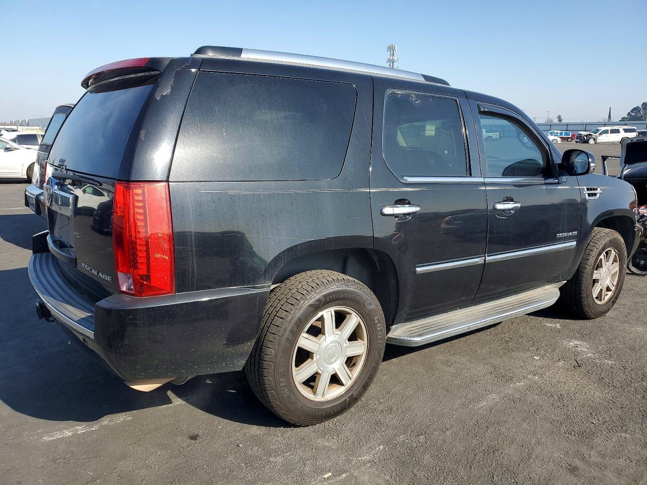 2011 Cadillac Escalade - Фото 3