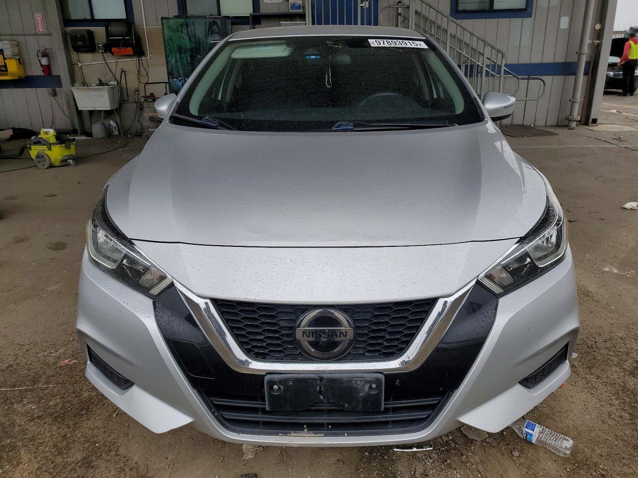 2021 Nissan Versa Sv - Image 5