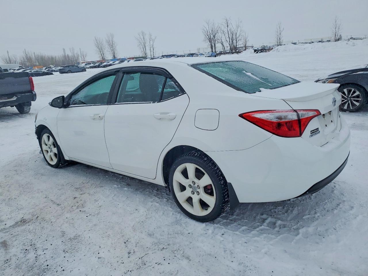 2015 Toyota Corolla L - Фото 2