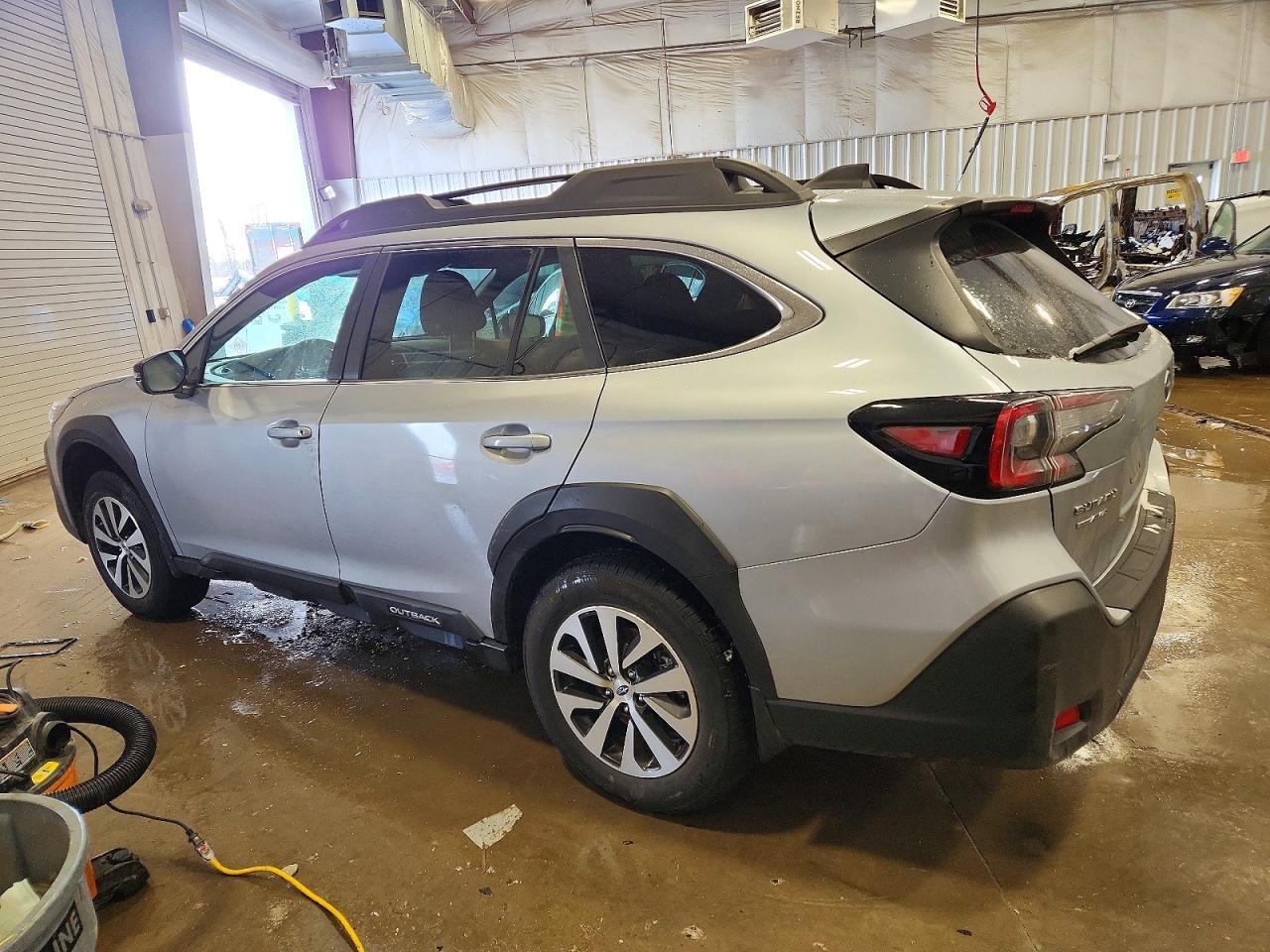 2025 Subaru Outback Premium - Фото 2