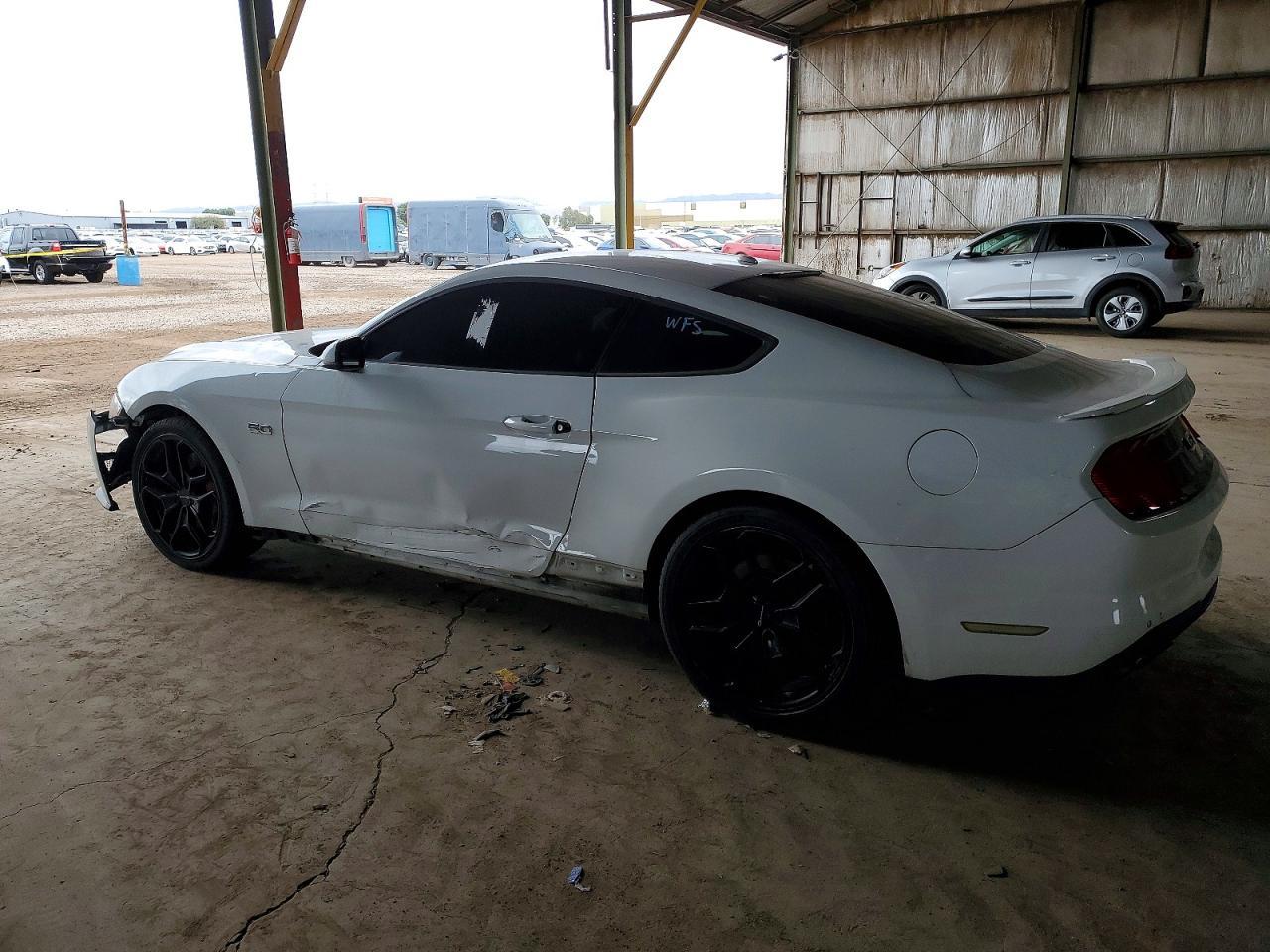 2019 Ford Mustang Gt - Фото 2