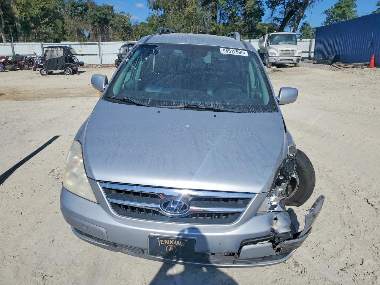 2007 Hyundai Entourage Gls - Image 5