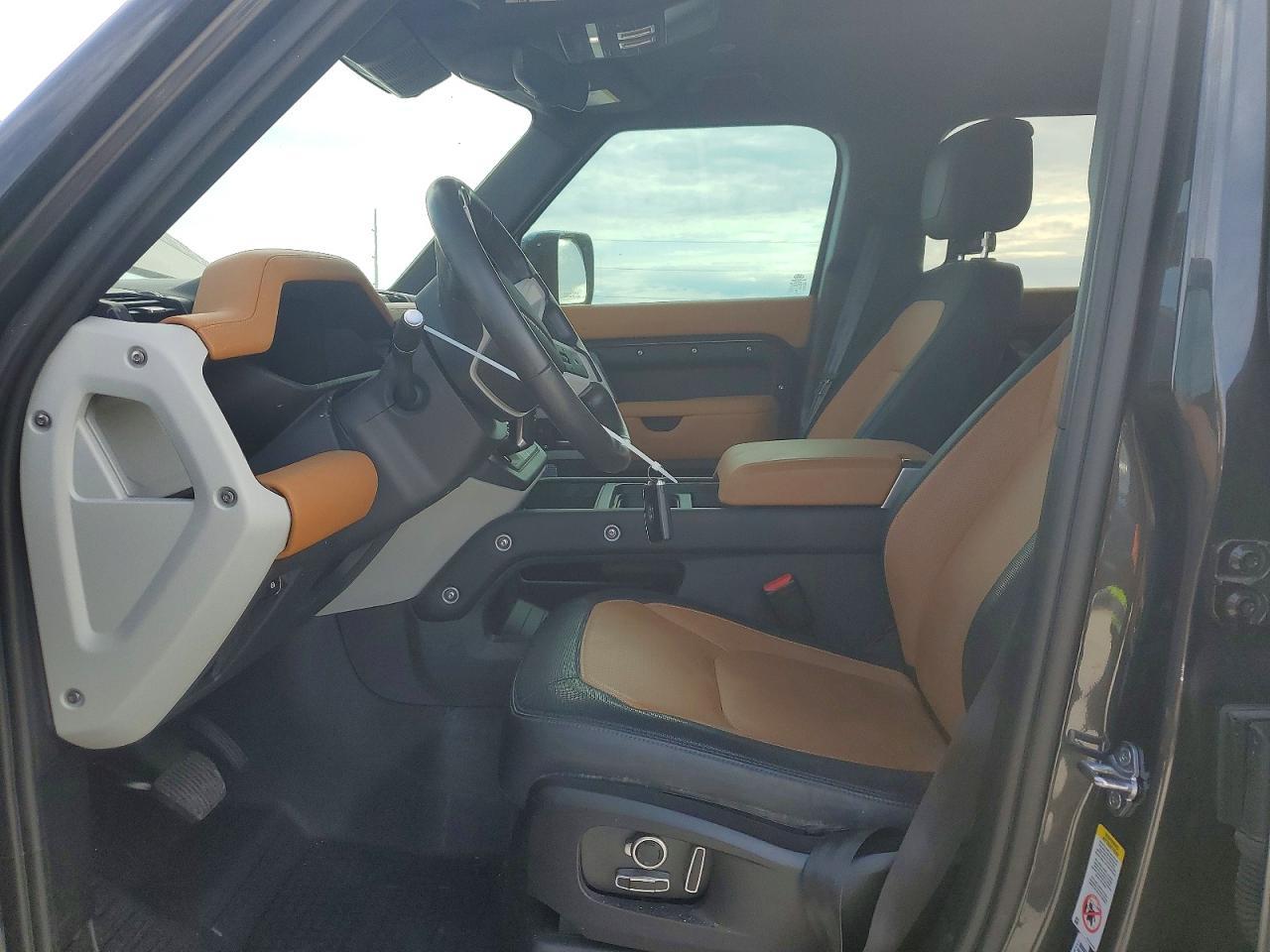 2024 Land Rover Defender 130 X-Dynamic Se - Image 7