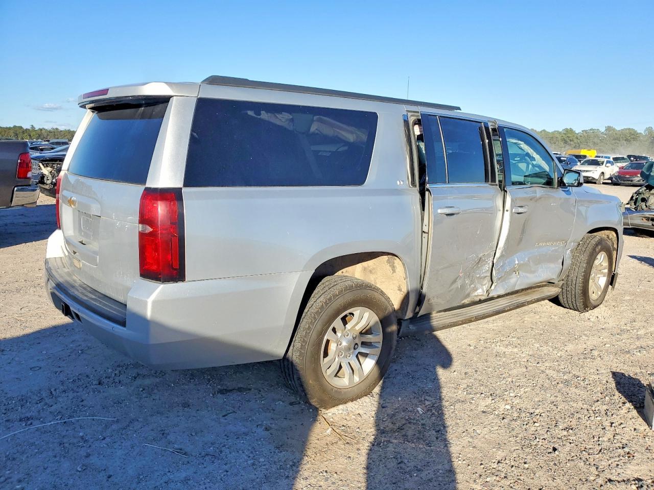 2020 Chevrolet Suburban K1500 Lt - Фото 3