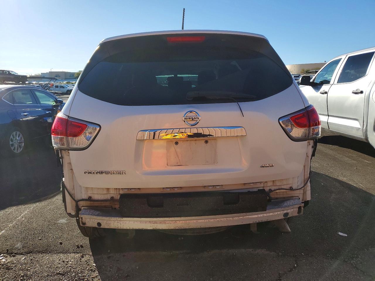 2014 Nissan Pathfinder S - Фото 6