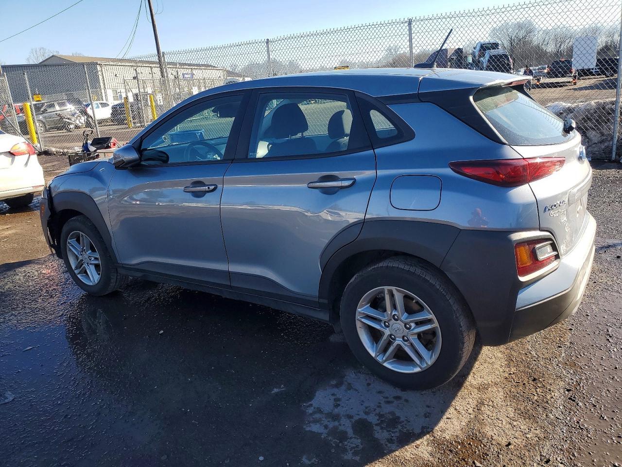 2021 Hyundai Kona Se - Image 2