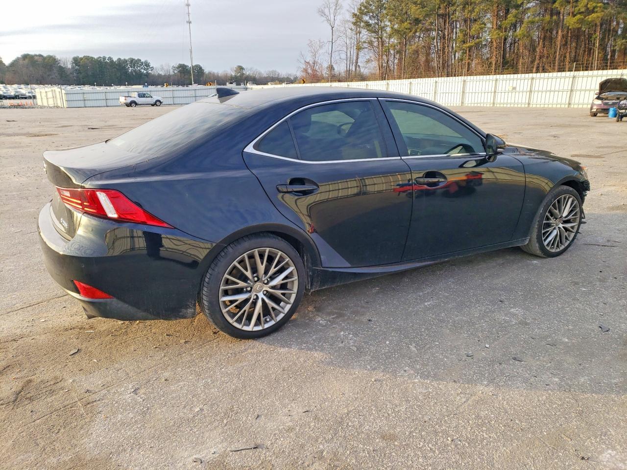 2016 Lexus Is 200T - Фото 3