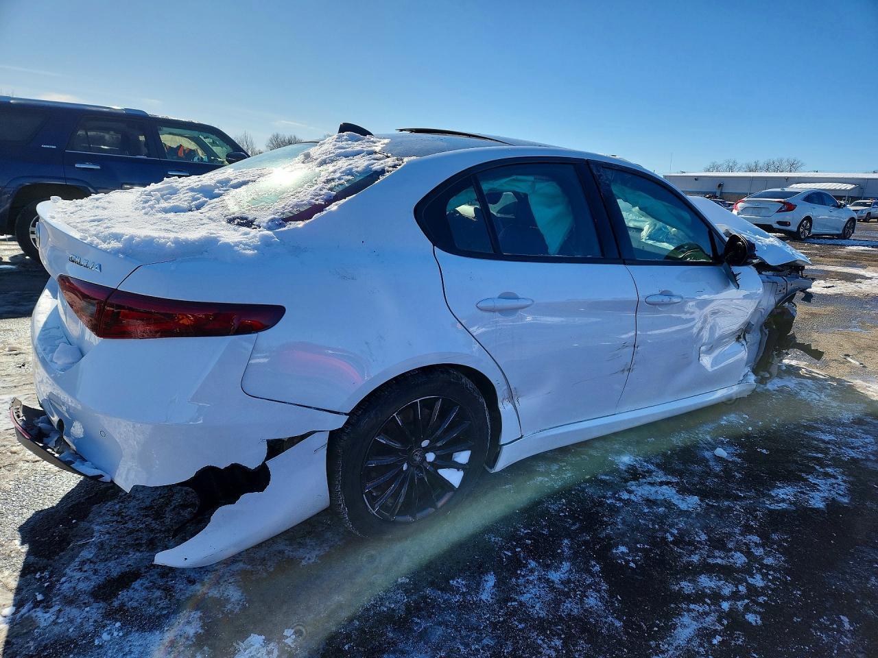 2022 Alfa Romeo Giulia - Image 3