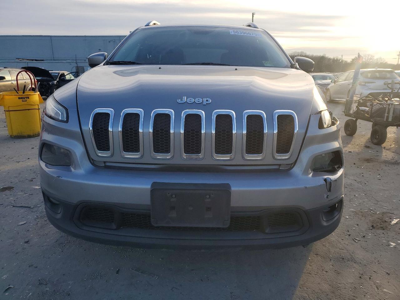 2015 Jeep Cherokee Latitude Plus - Фото 5