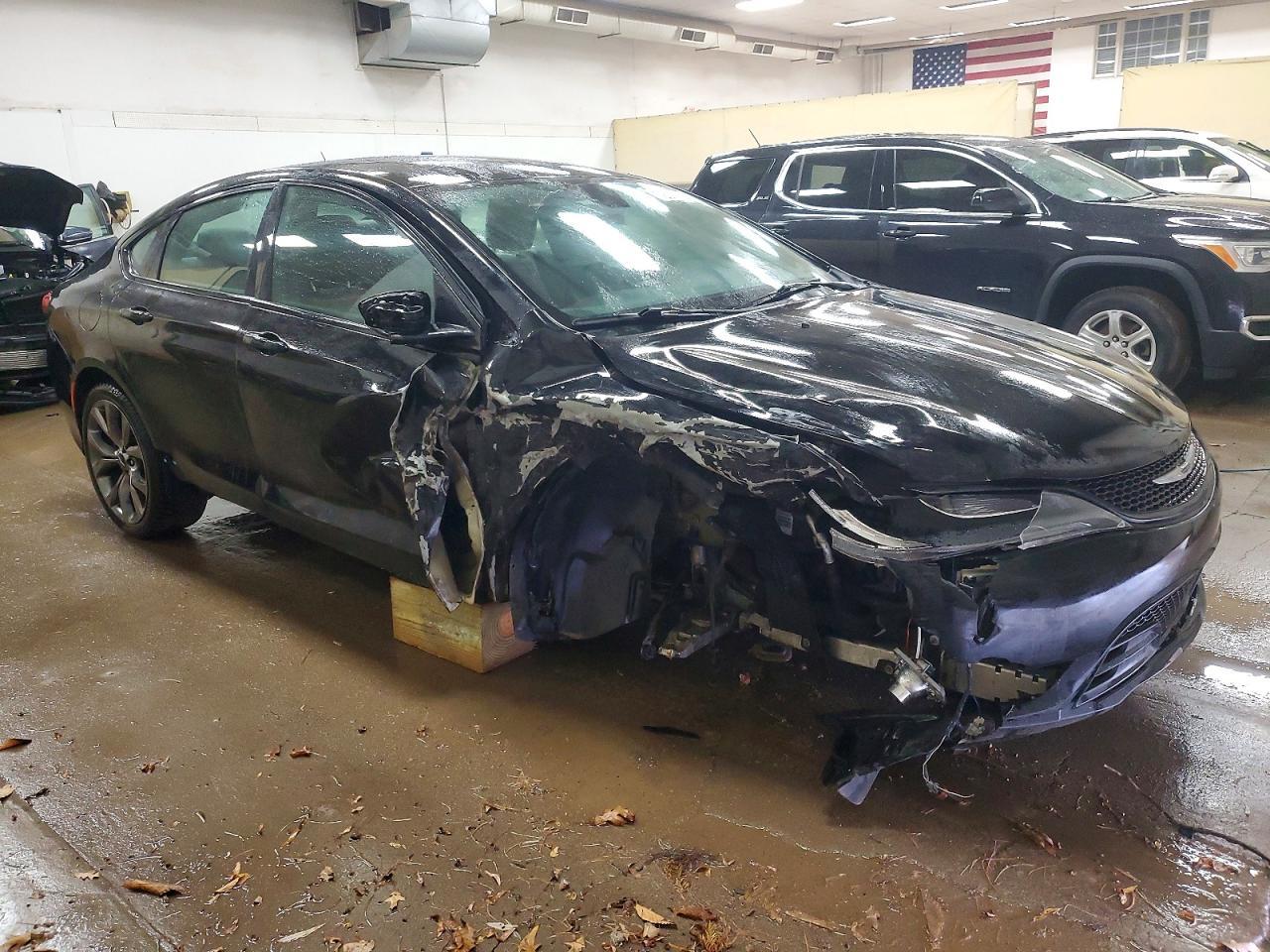 2015 Chrysler 200 S - Фото 4