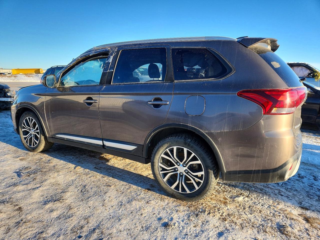 2020 Mitsubishi Outlander Se - Фото 2