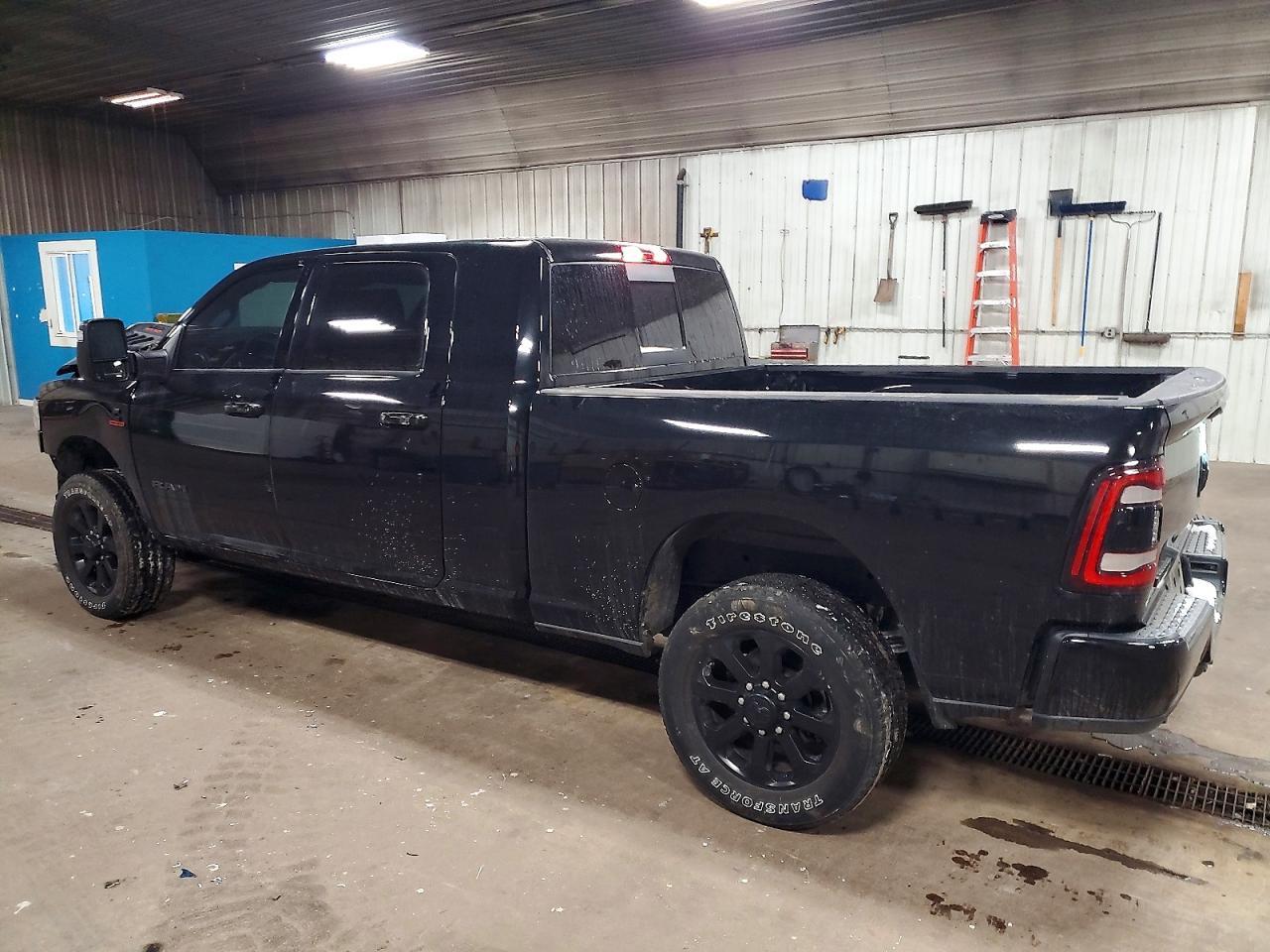 2024 Ram 3500 Laramie - Фото 2