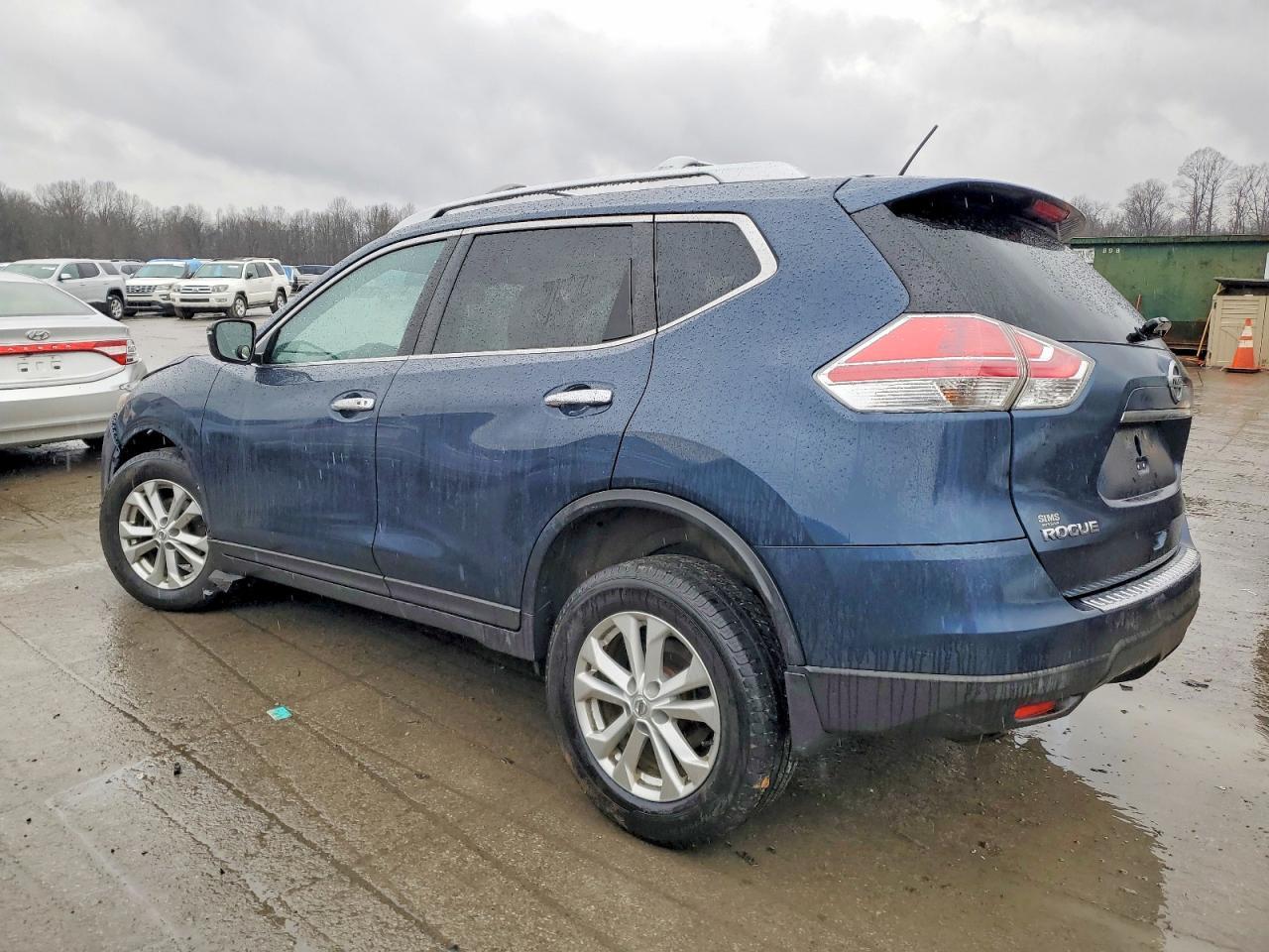 2016 Nissan Rogue S - Фото 2