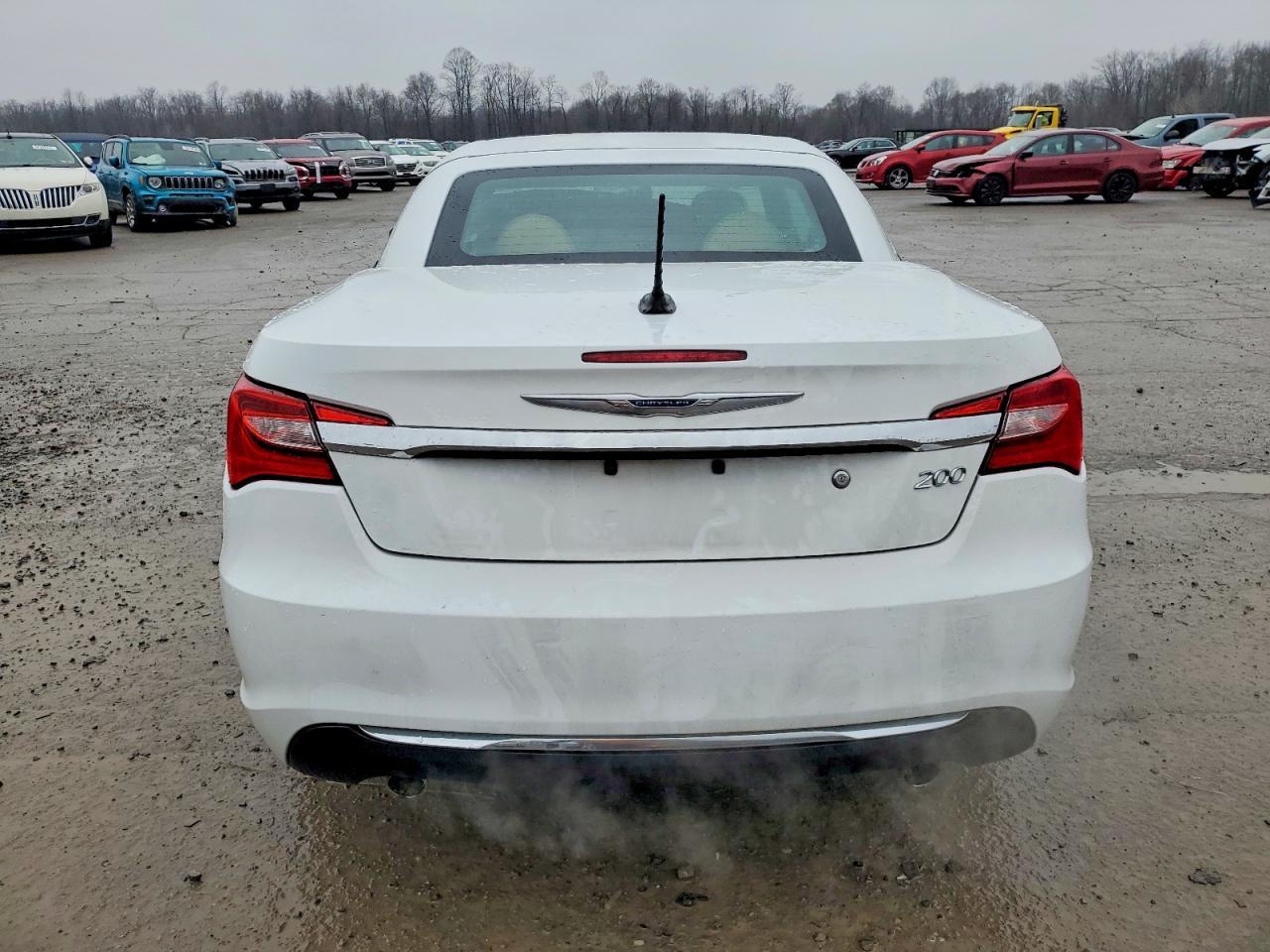 2013 Chrysler 200 Limited - Image 6