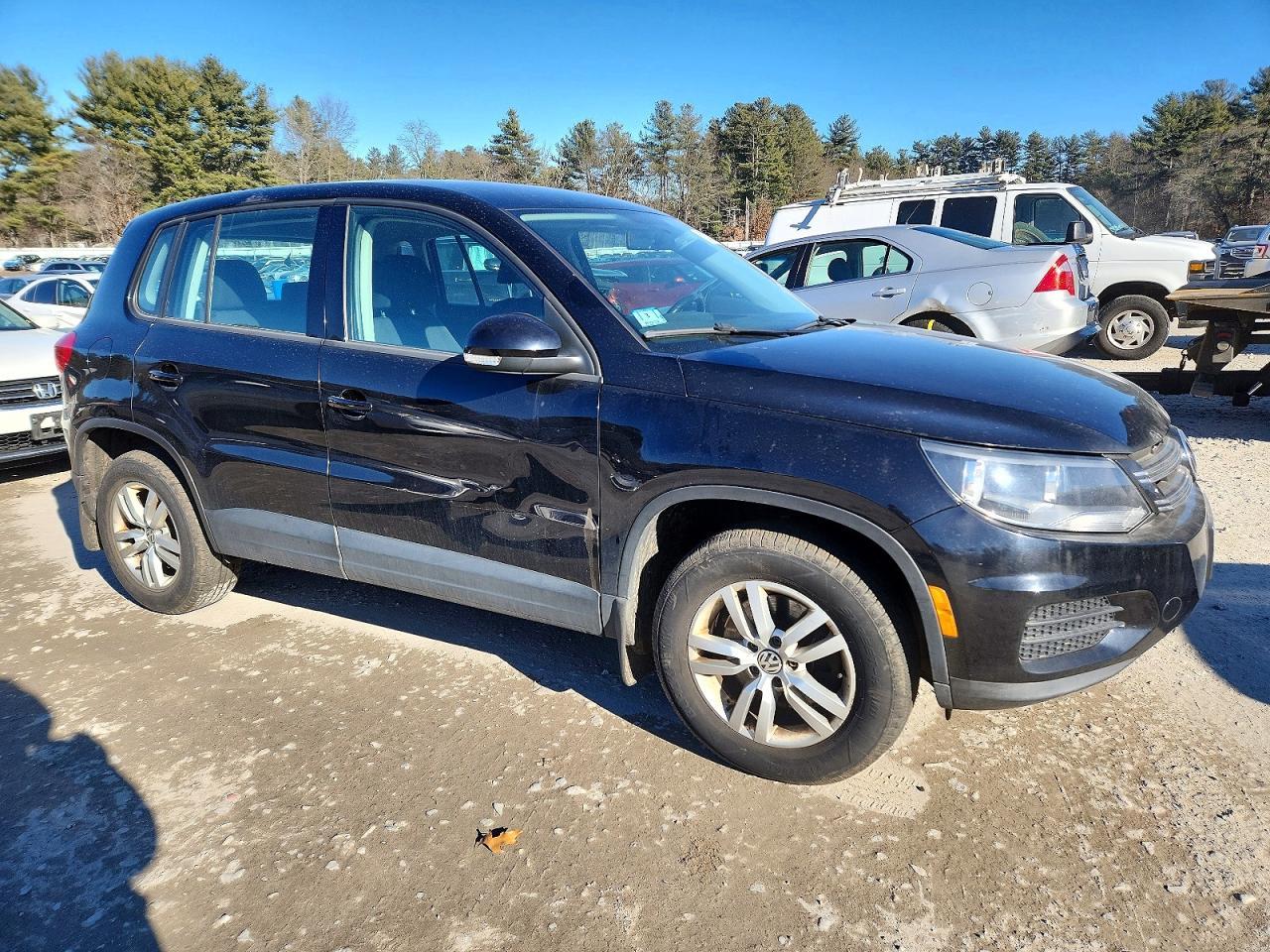 2014 Volkswagen Tiguan S - Фото 4