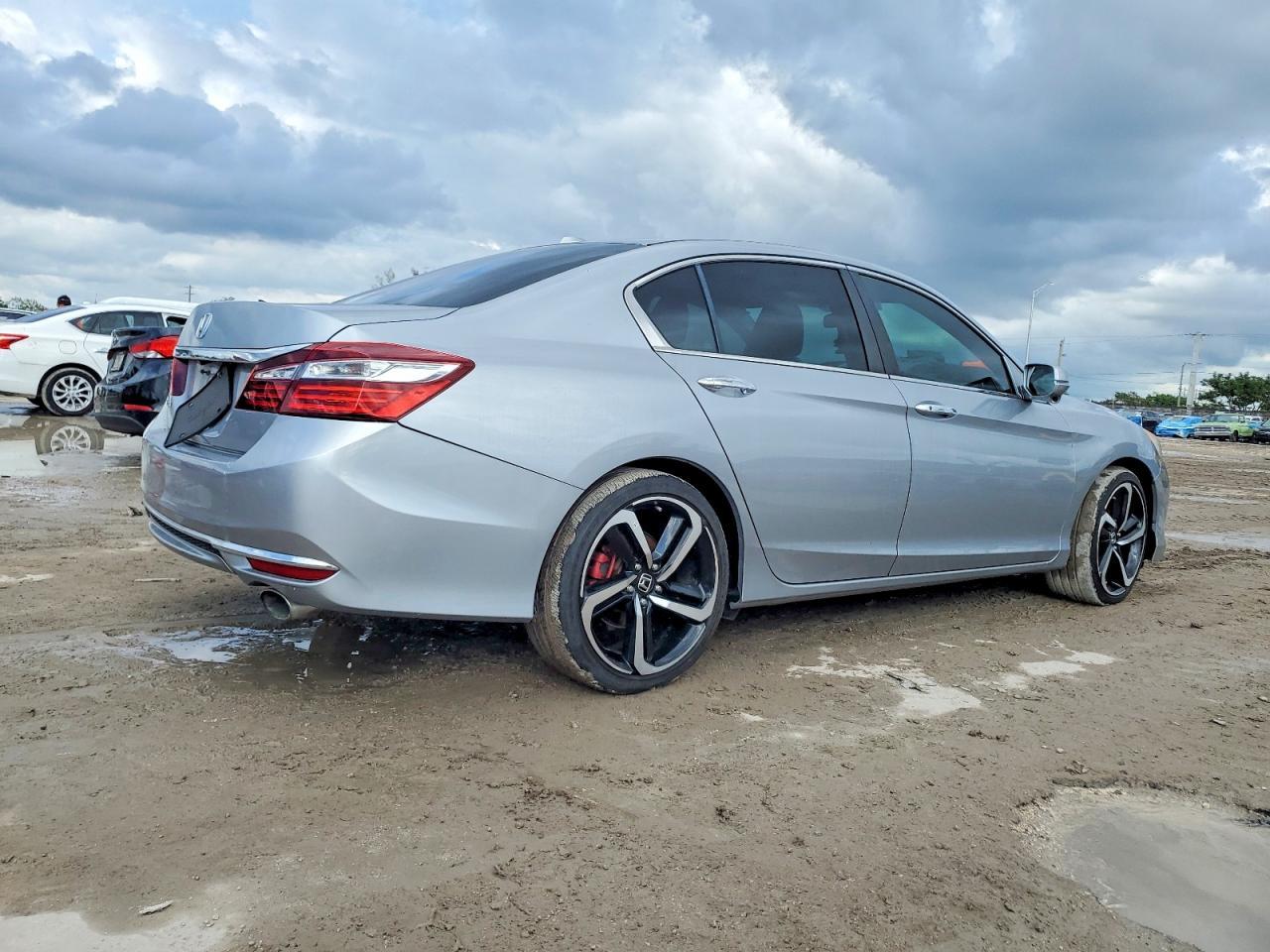 2017 Honda Accord Ex - Image 3