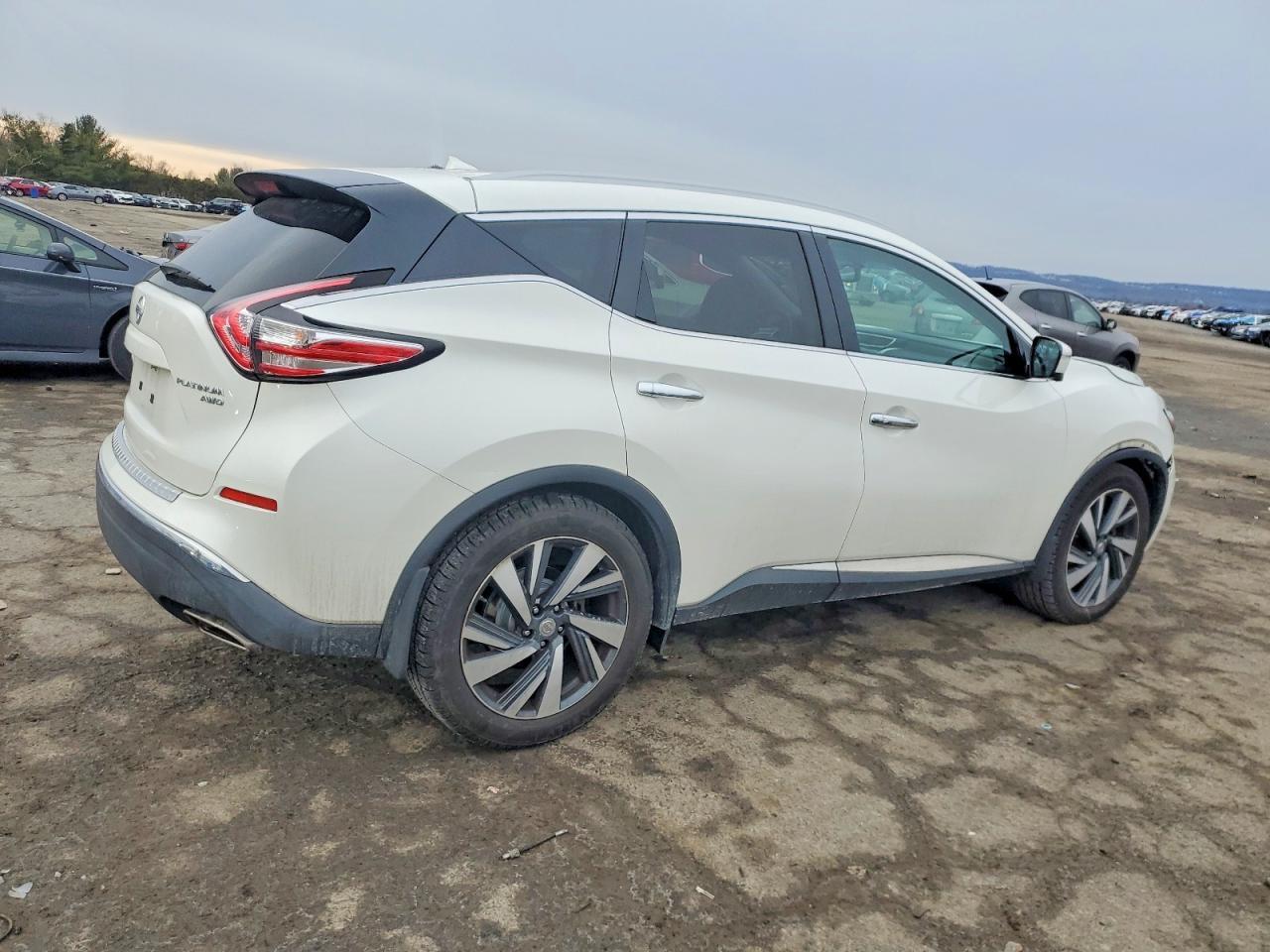 2015 Nissan Murano S - Image 3