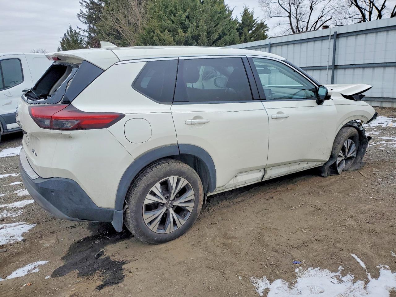 2021 Nissan Rogue Sv - Фото 3