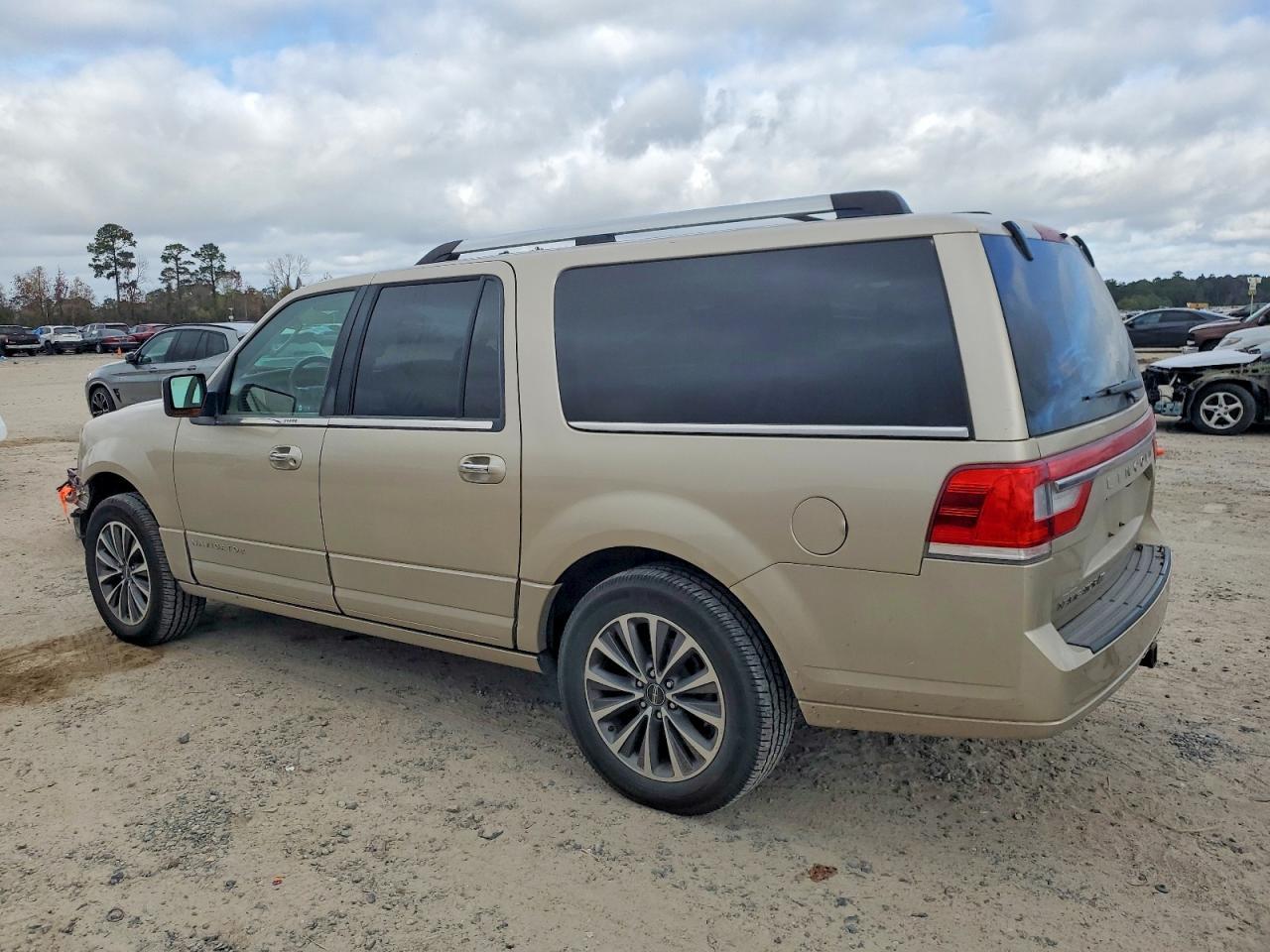 2017 Lincoln Navigator L Select - Фото 2