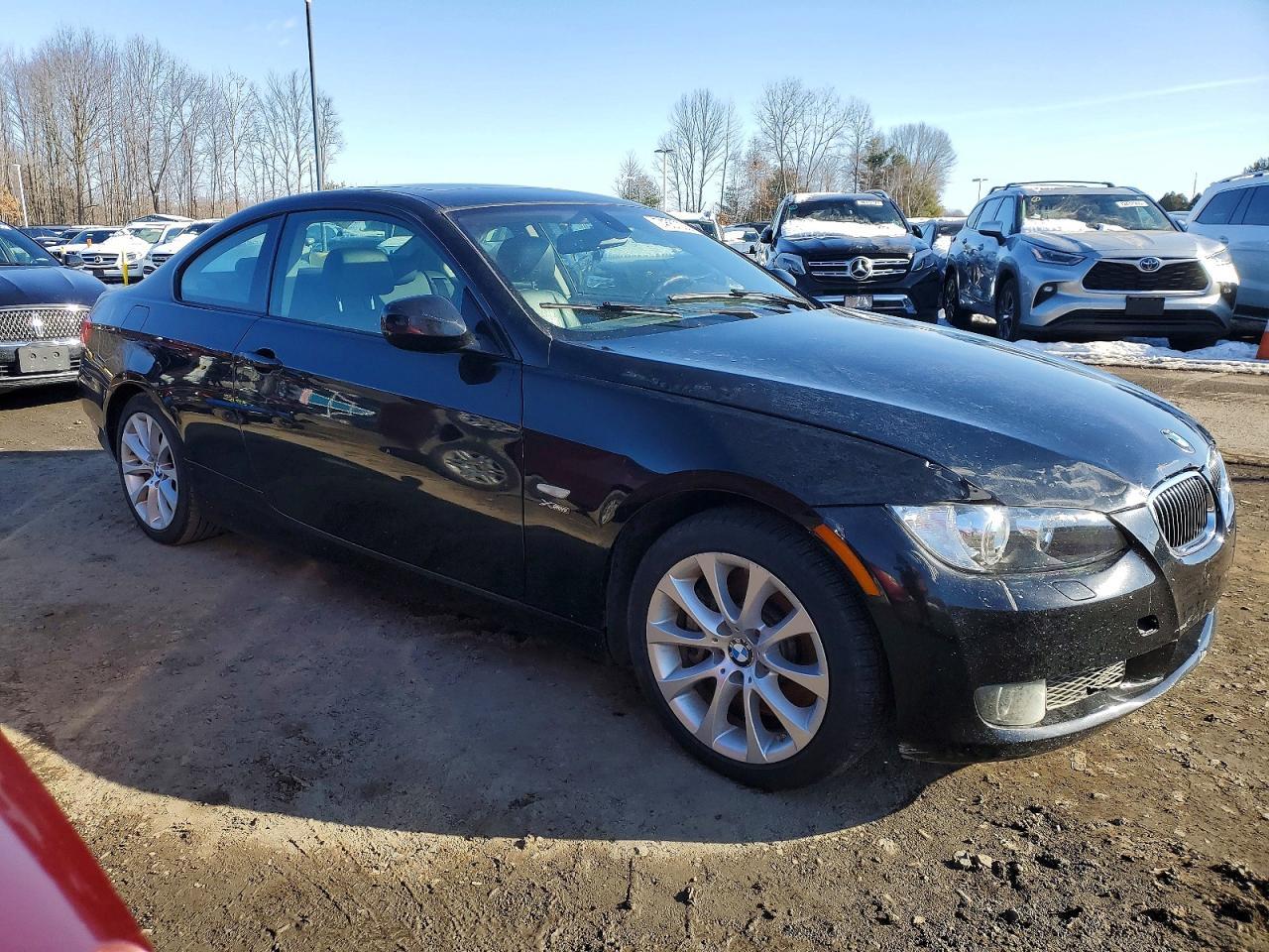 2010 BMW 335 Xi - Image 4