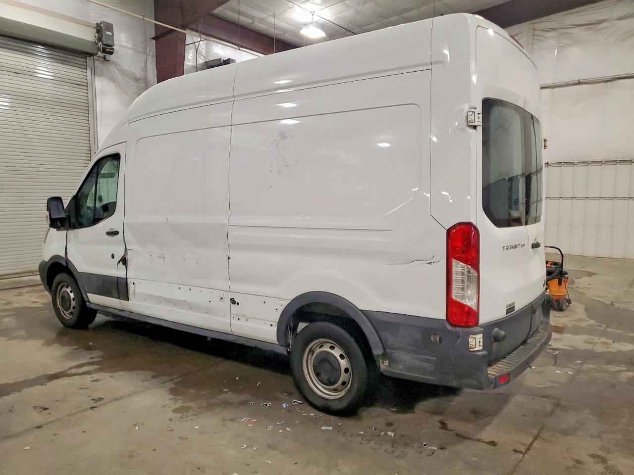 2016 Ford Transit 250 Utility / Service Van - Фото 2