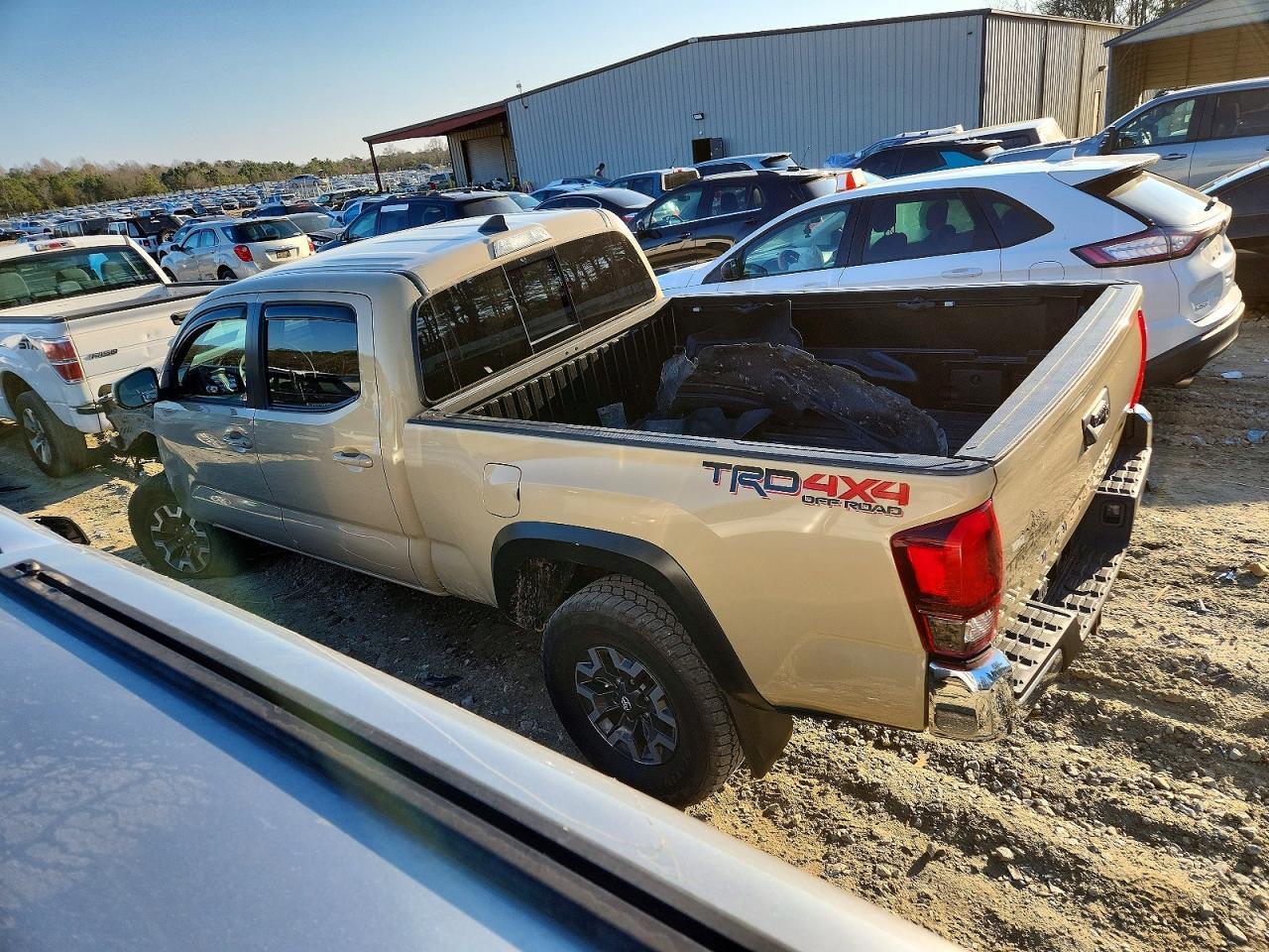 2018 Toyota Tacoma Double Cab - Фото 2