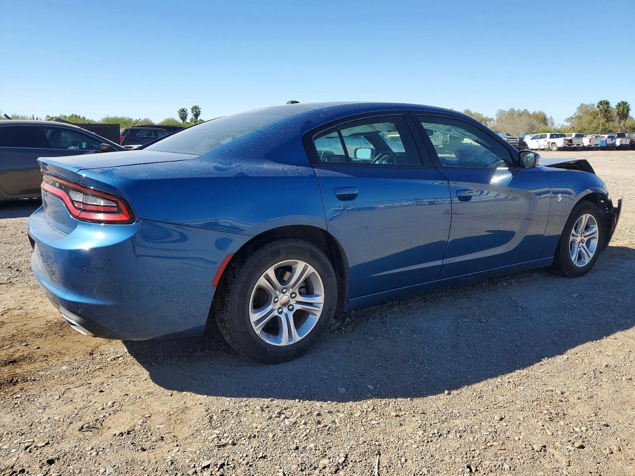 2022 Dodge Charger Sxt - Фото 3