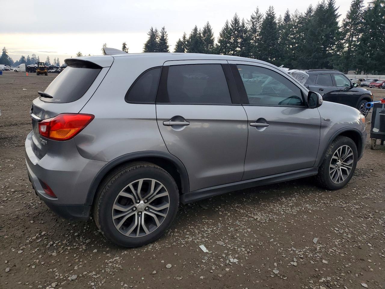 2018 Mitsubishi Outlander Sport Es - Фото 3