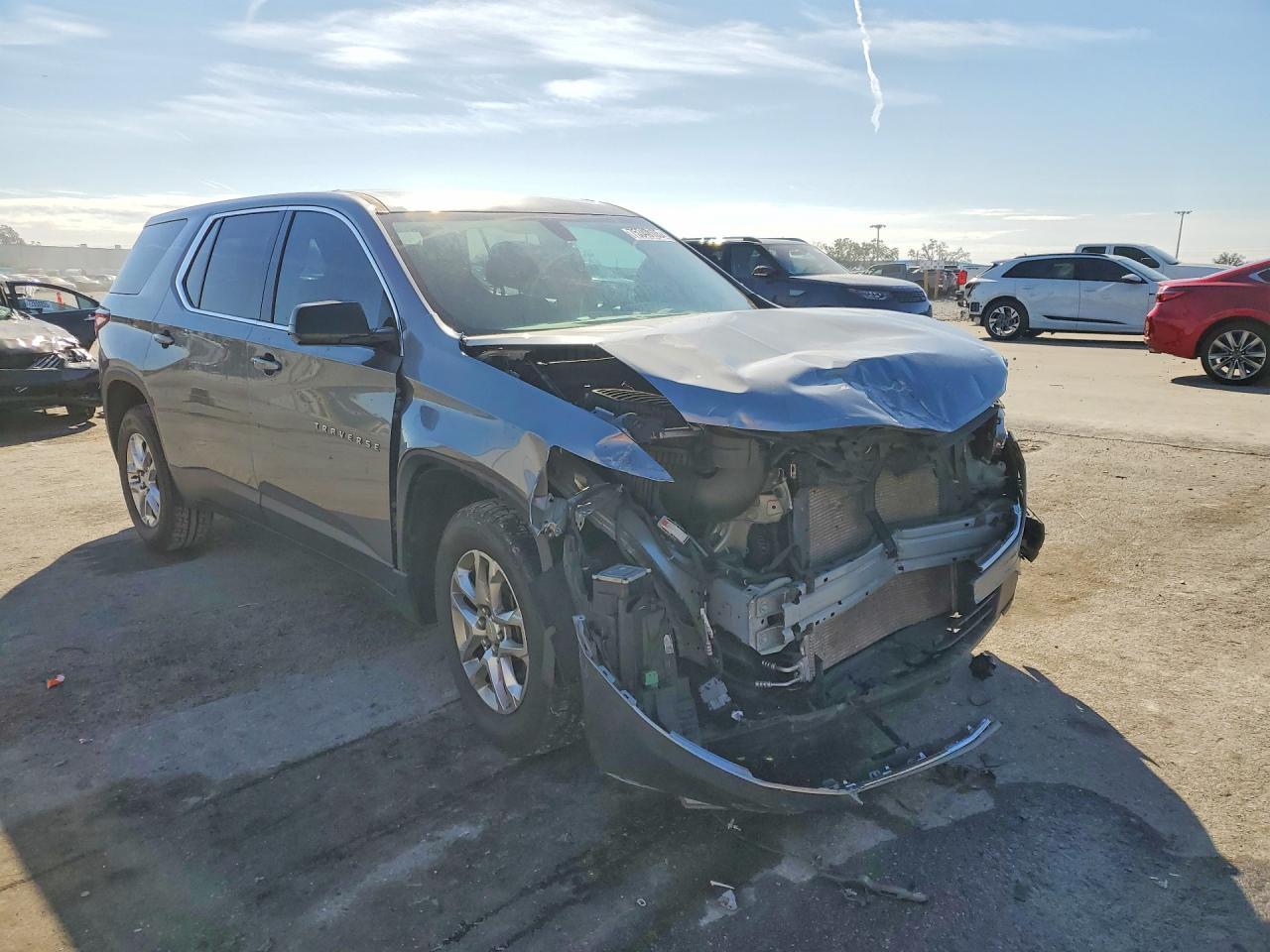 2020 Chevrolet Traverse Ls - Фото 4