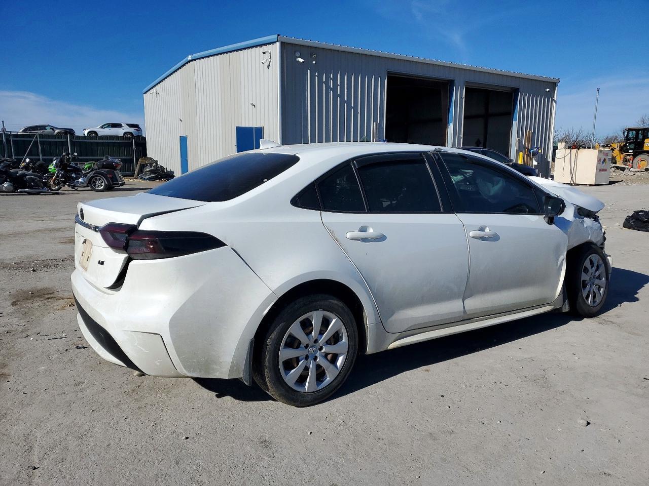 2022 Toyota Corolla Le - Image 3