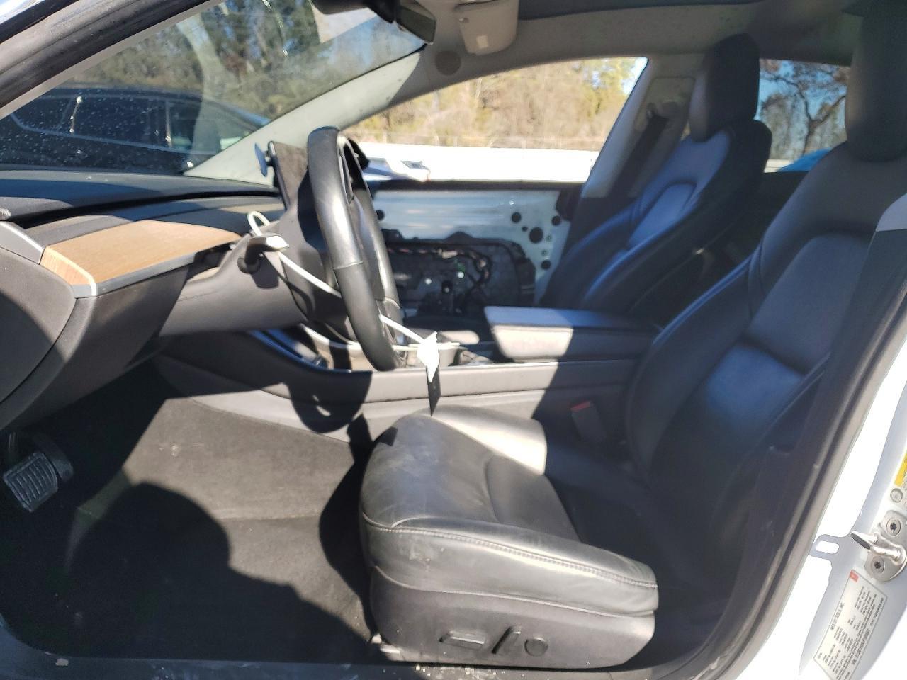 2018 Tesla Model 3 - Фото 7
