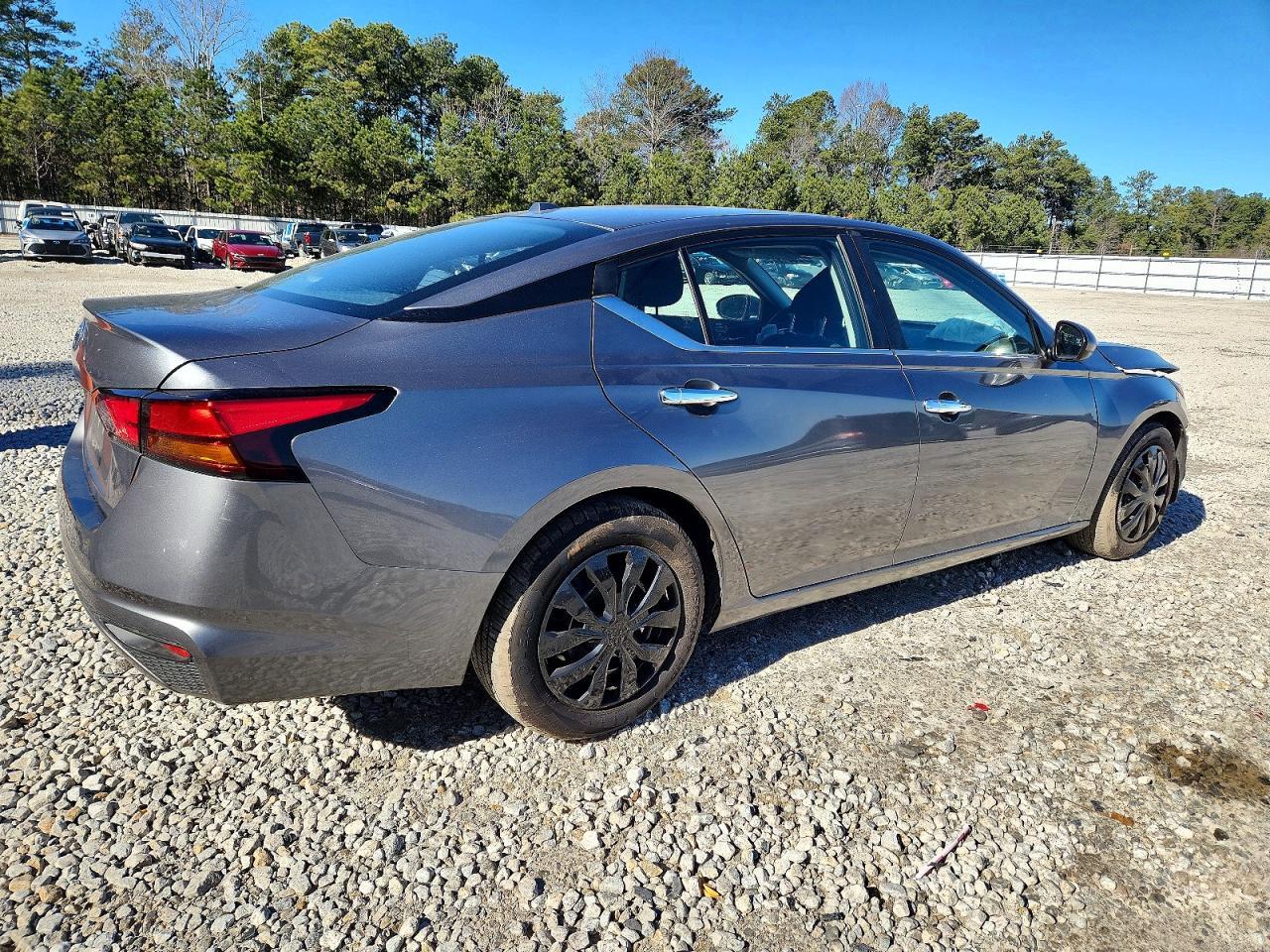 2020 Nissan Altima S - Image 3