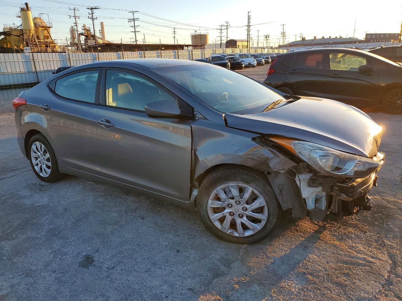 2013 Hyundai Elantra - Image 4
