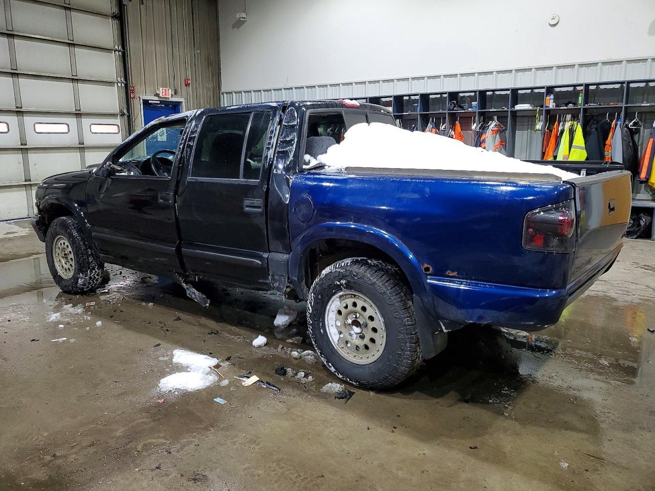 2002 Chevrolet S Truck S10 - Image 2