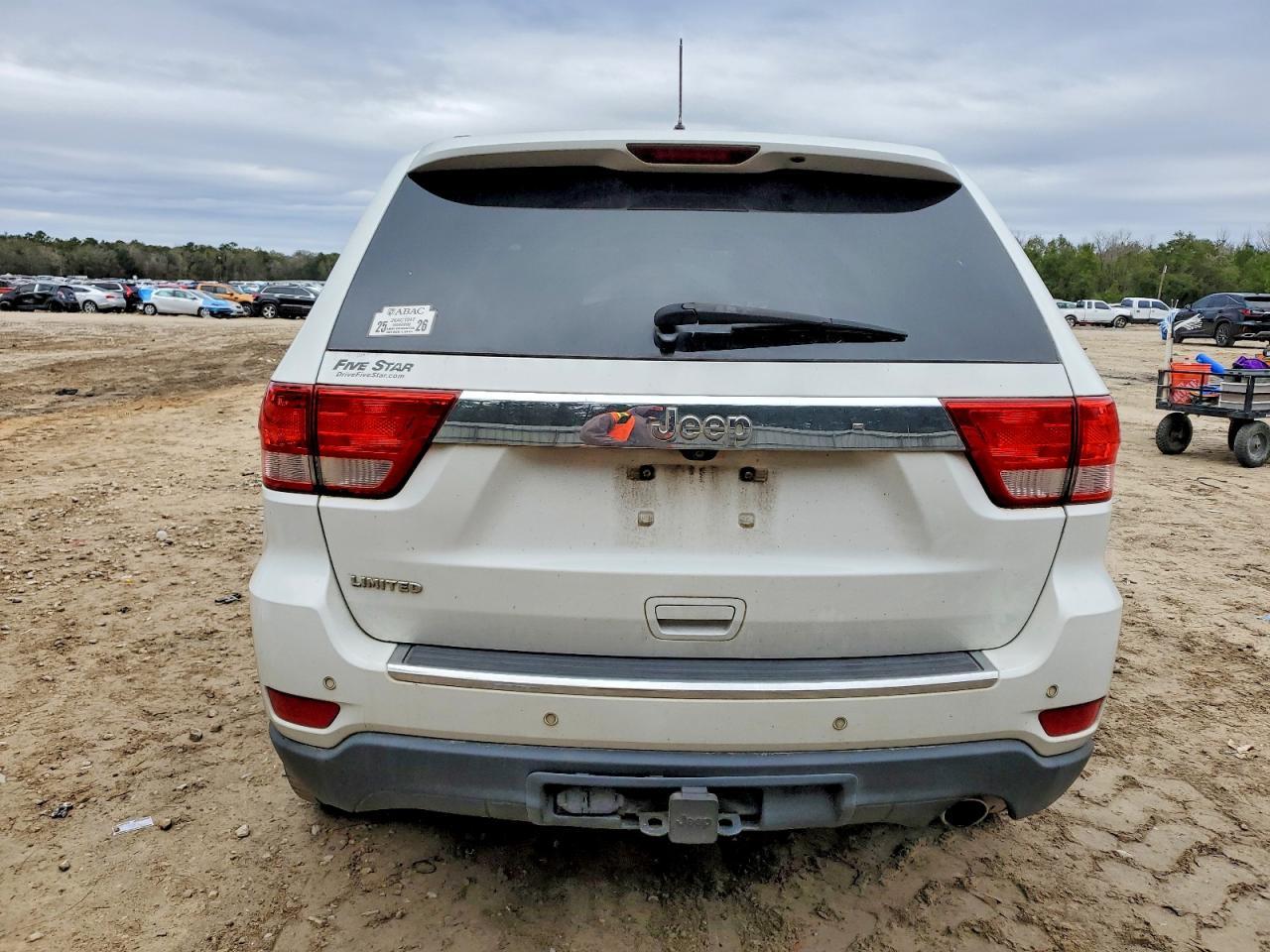 2013 Jeep Grand Cherokee Limited - Image 6