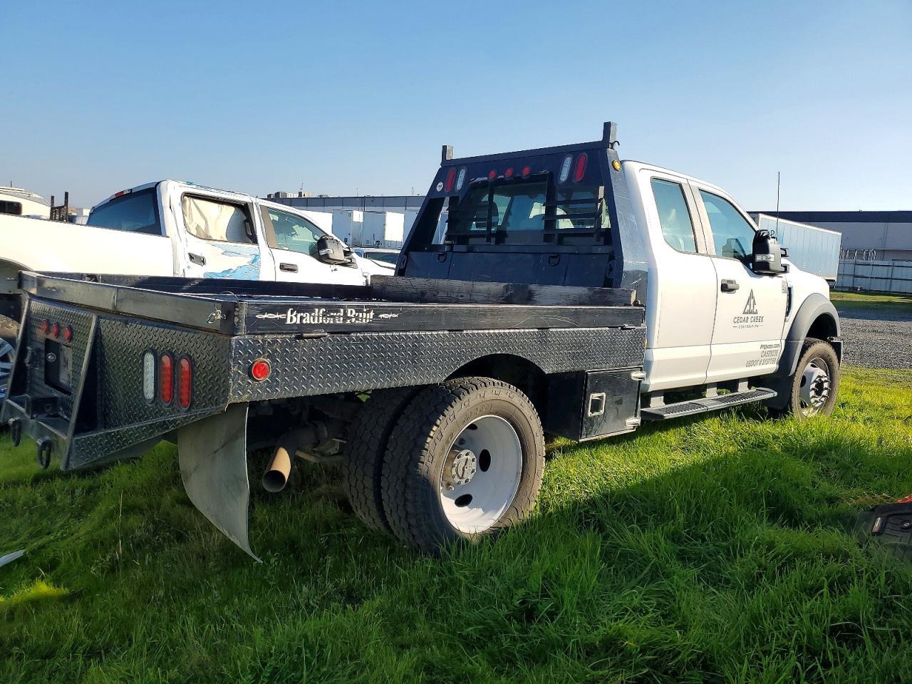 2022 Ford F550 Super Duty Flatbed Truck - Image 3