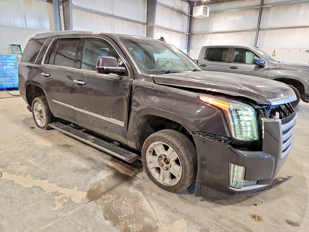 2016 Cadillac Escalade Platinum - Image 4