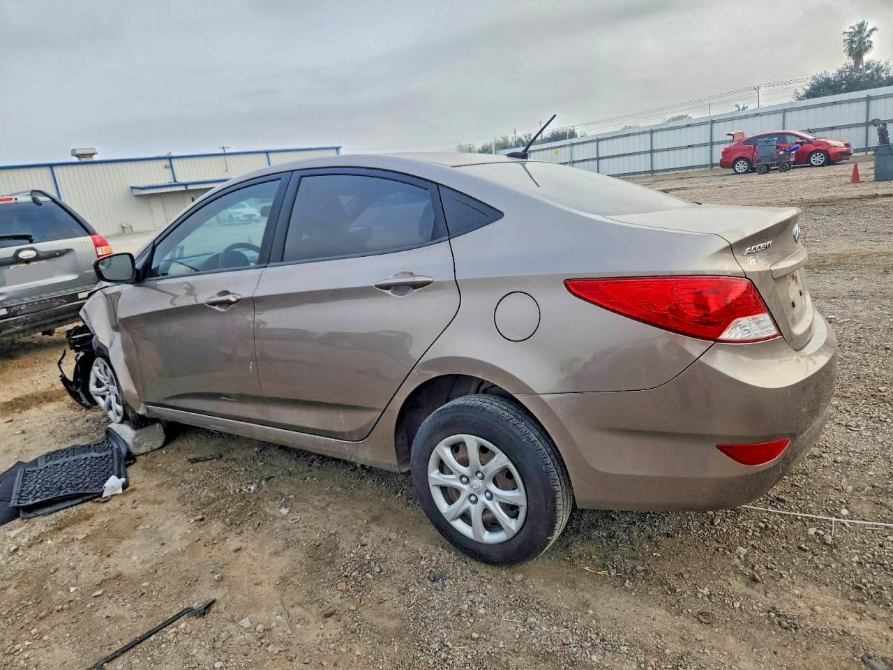 2014 Hyundai Accent Gls - Image 2