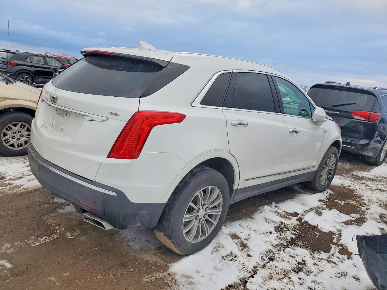 2019 Cadillac Xt5 Luxury - Image 3