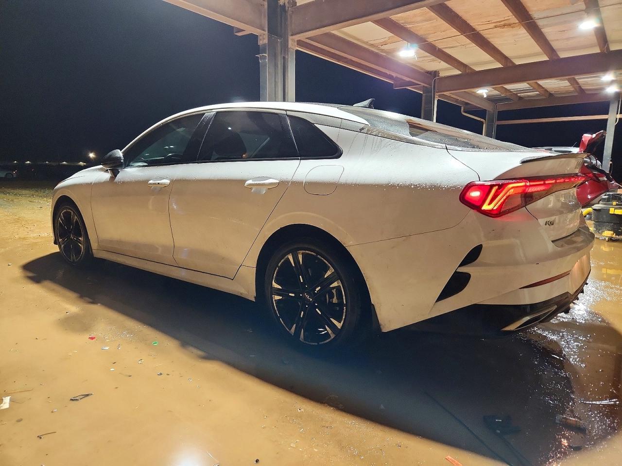 2022 Kia K5 Gt Line - Фото 2
