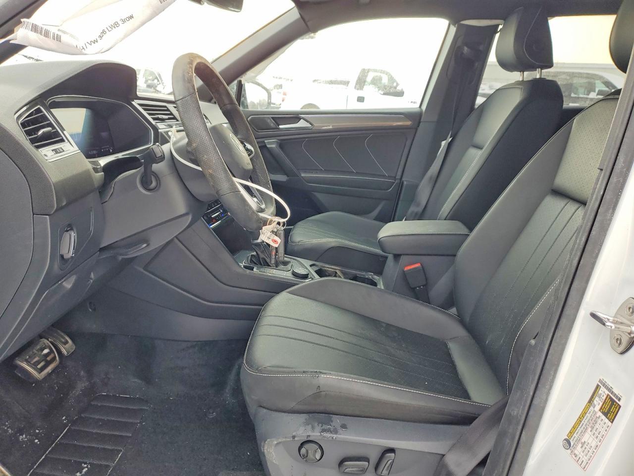 2024 Volkswagen Tiguan Se R-Line Black - Image 7