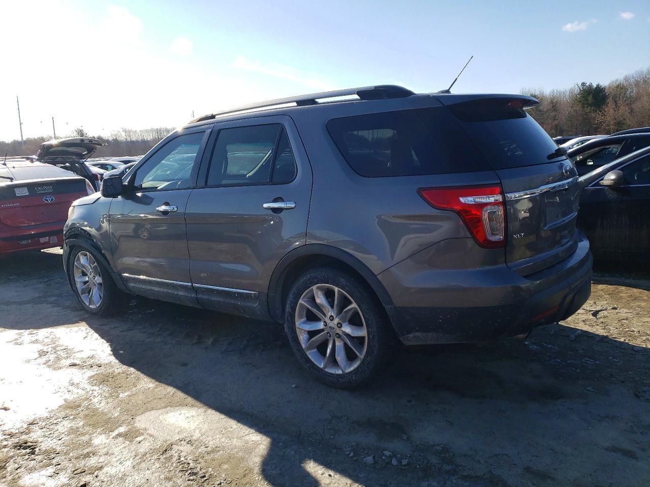 2013 Ford Explorer Xlt - Фото 2