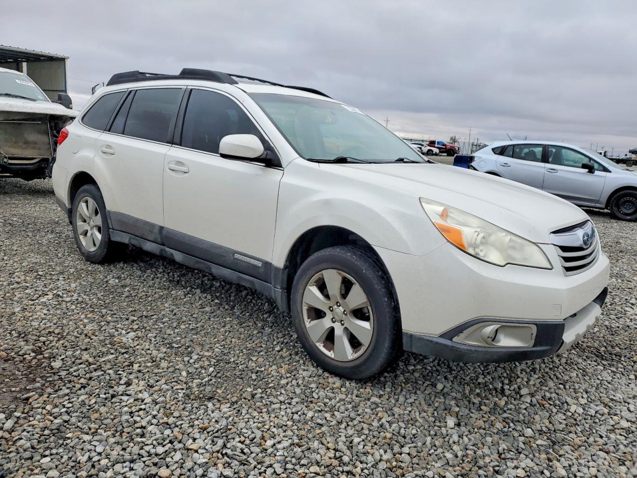 2011 Subaru Outback 2.5I Premium - Image 4